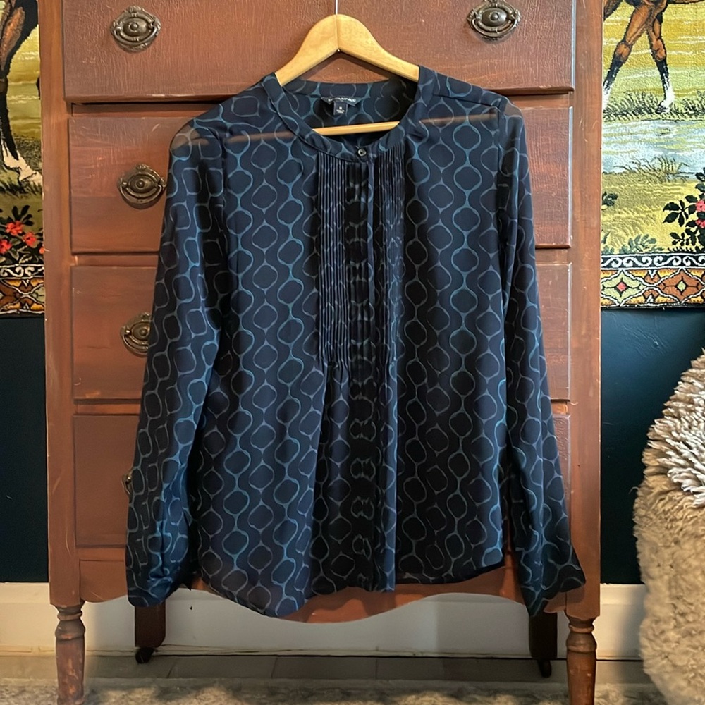 Banana Republic Sheer blouse, button down, Black with teal/grey pattern, Size M